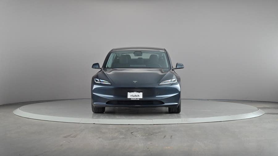 Vehicle photo 3