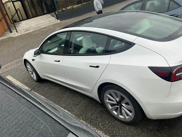 Tesla Model 3 RWD