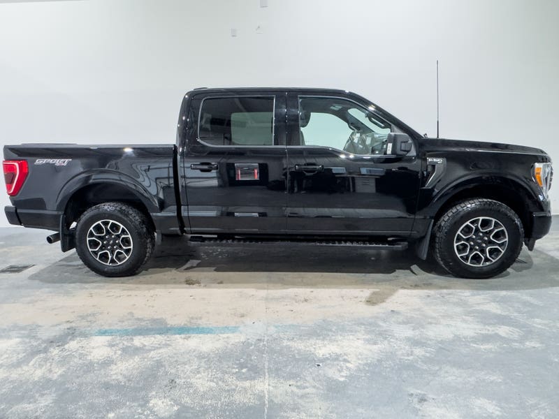 Vehicle photo 3