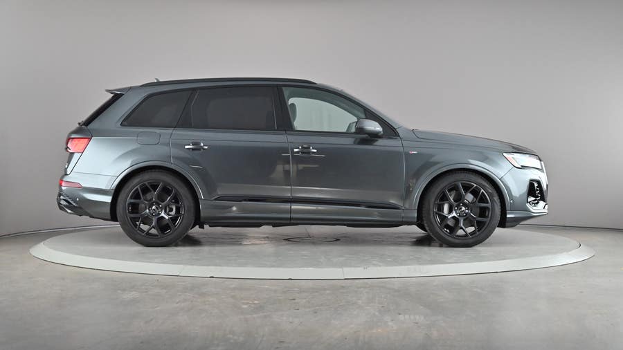 Vehicle photo 4