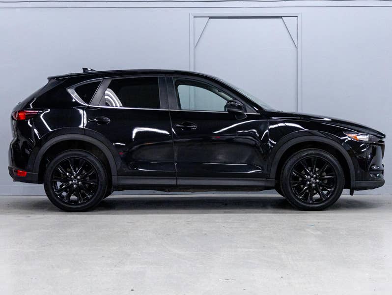 Vehicle photo 3