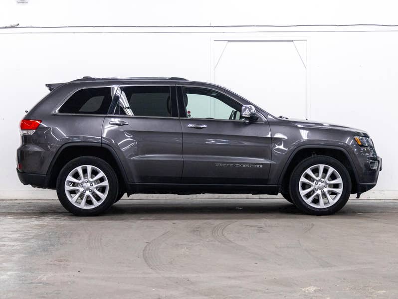 Vehicle photo 3