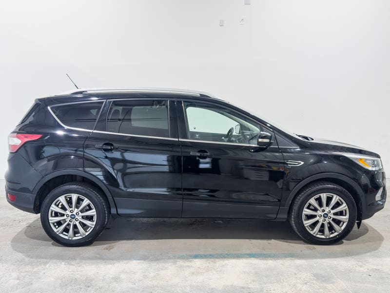 Vehicle photo 3