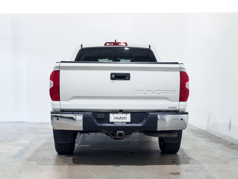 Vehicle photo 4