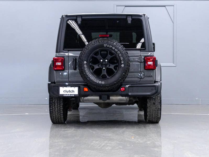 Vehicle photo 4