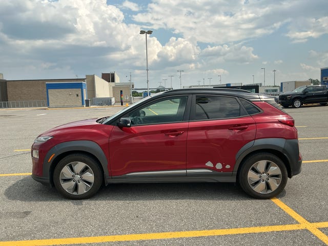 Hyundai KONA Electric Preferred with Two-Tone Roof