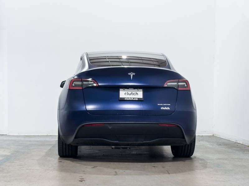 Vehicle photo 4