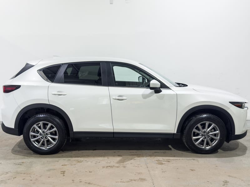 Vehicle photo 3
