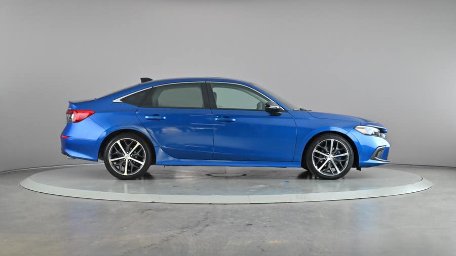 Vehicle photo 4