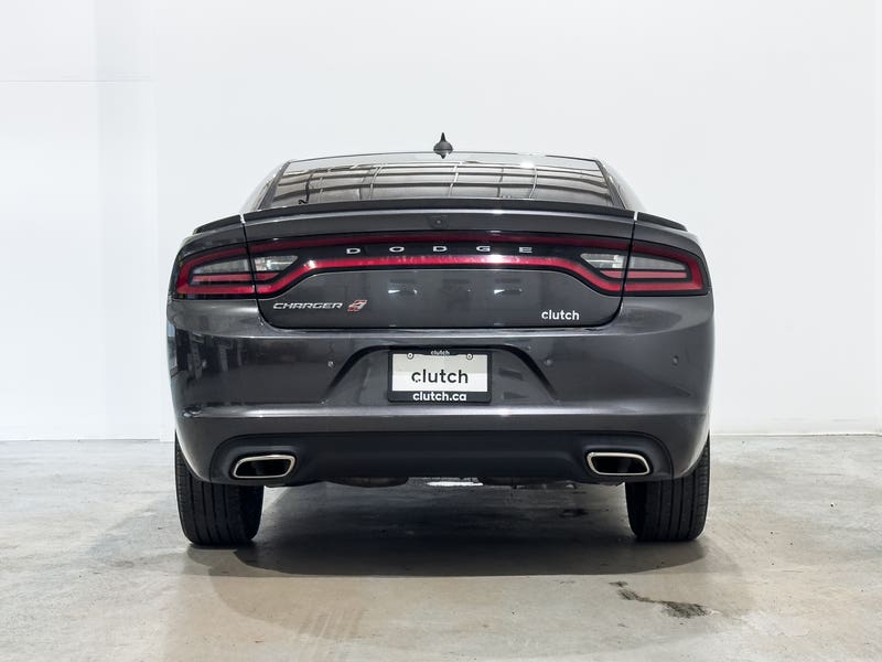 Vehicle photo 4