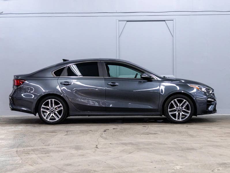 Vehicle photo 3