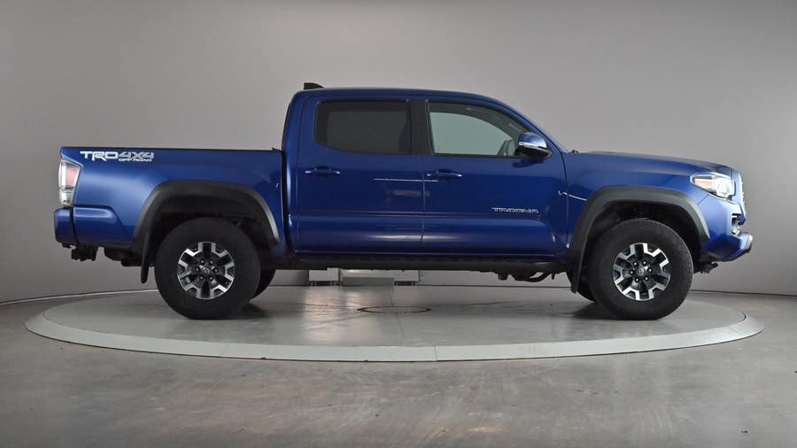 Vehicle photo 4