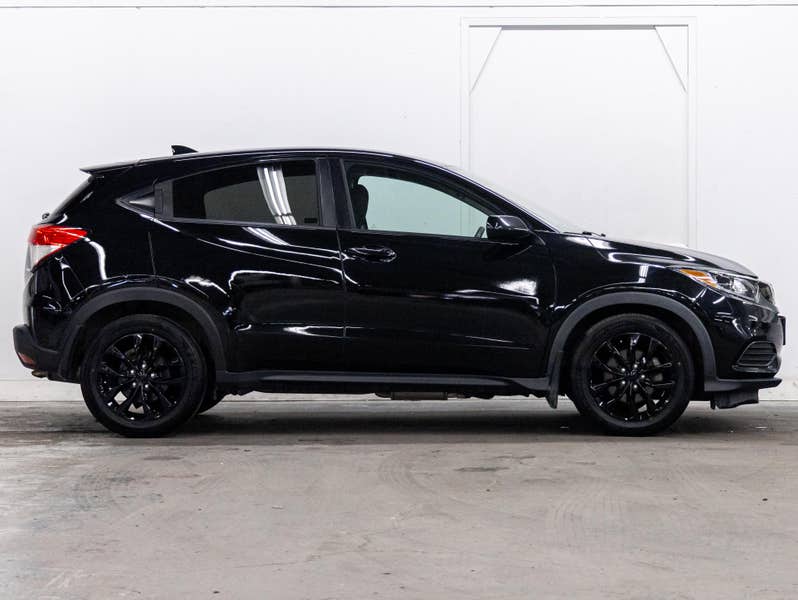 Vehicle photo 2