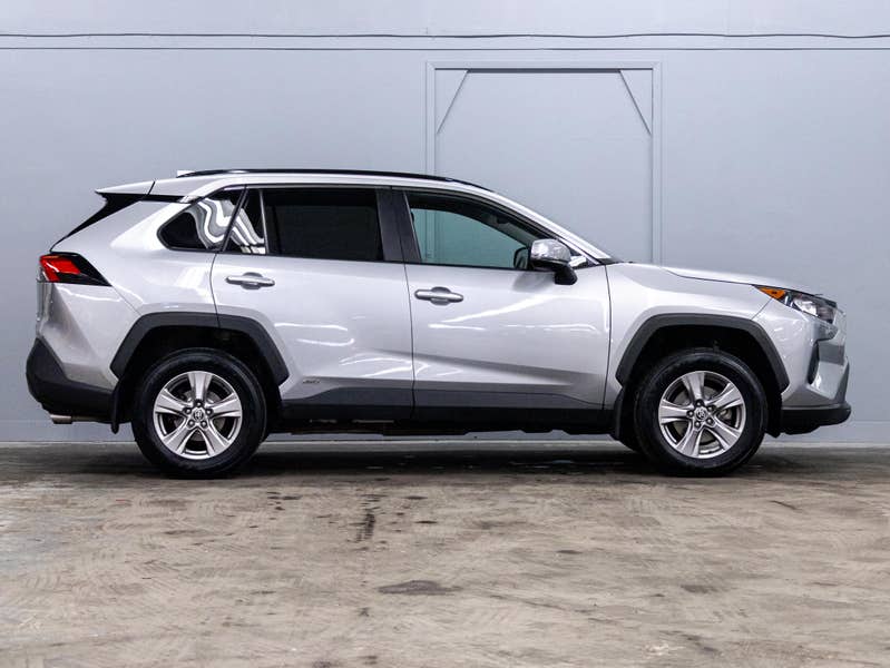 Vehicle photo 3