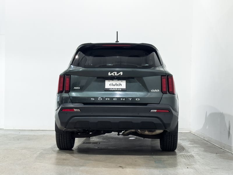 Vehicle photo 4
