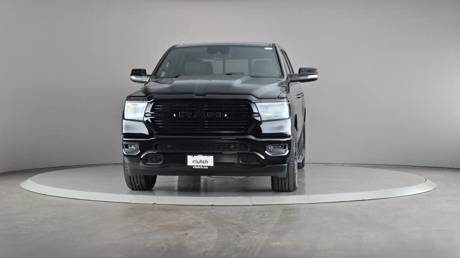 Vehicle photo 3