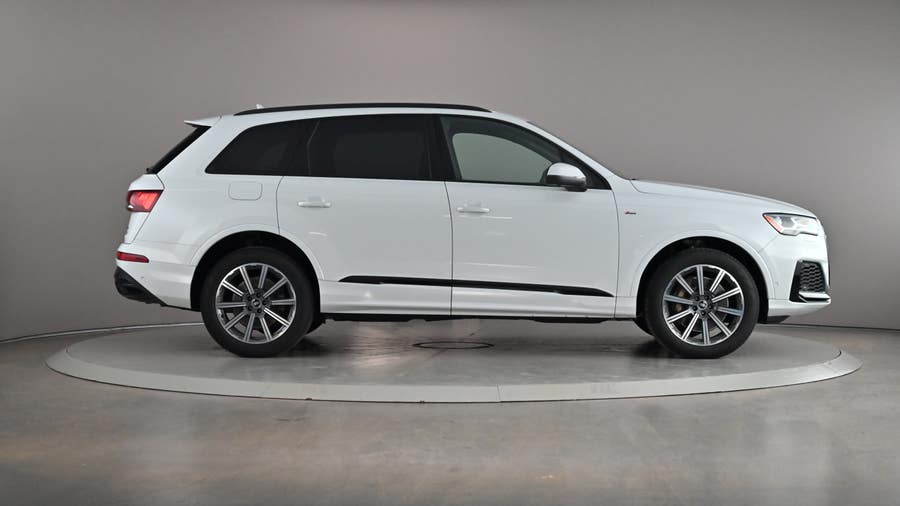 Vehicle photo 4