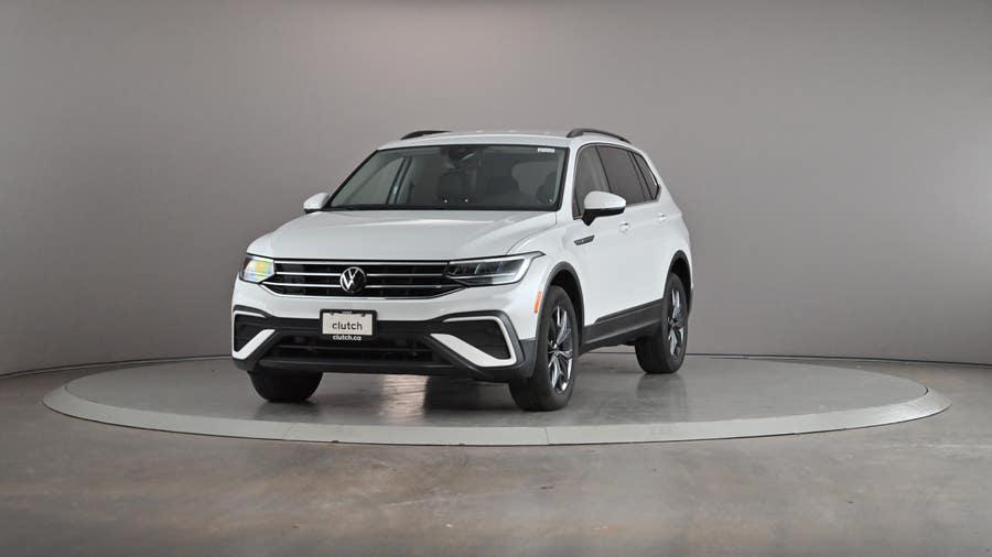 Vehicle photo 2