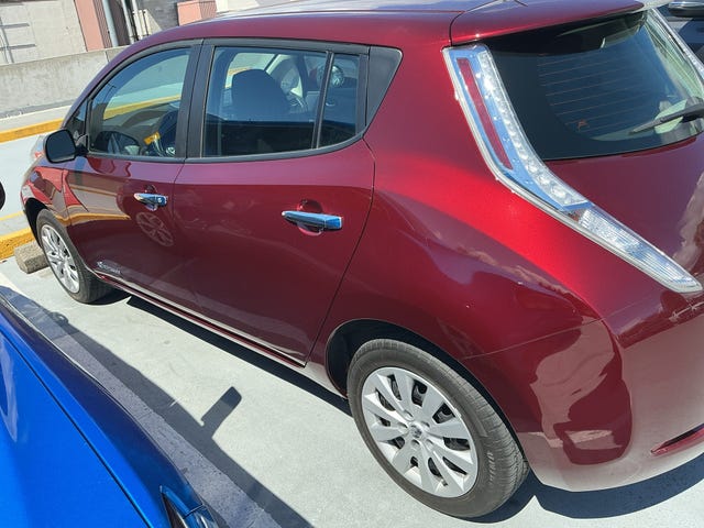 Nissan LEAF S