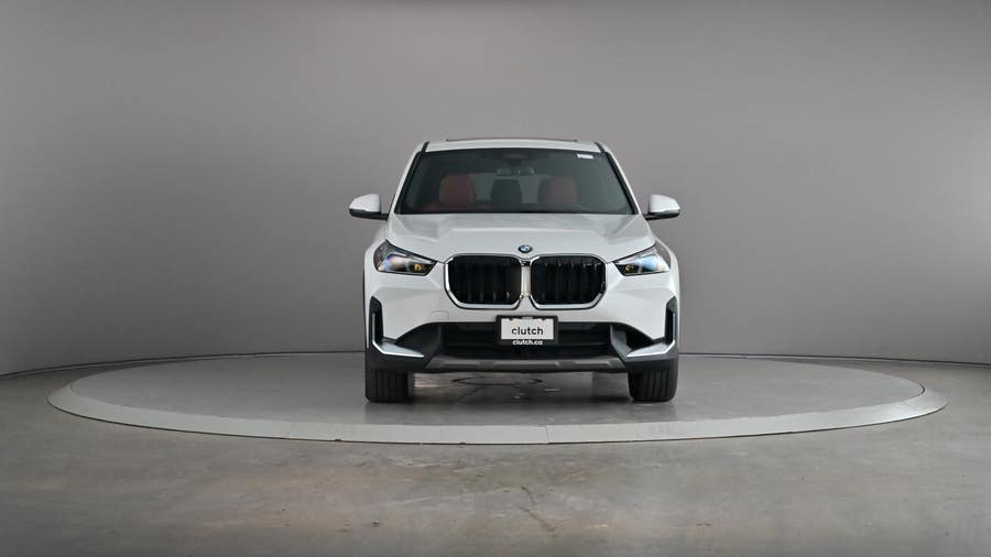 Vehicle photo 3
