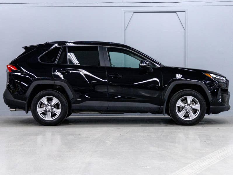 Vehicle photo 3