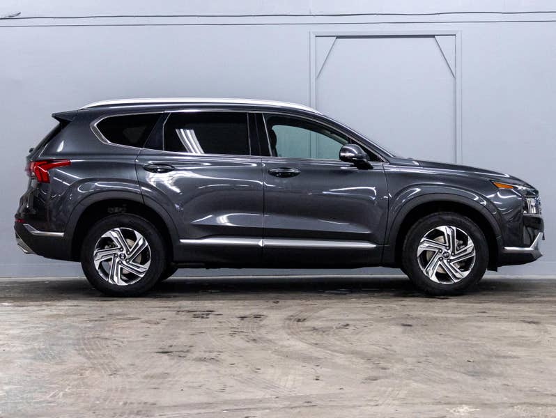 Vehicle photo 3