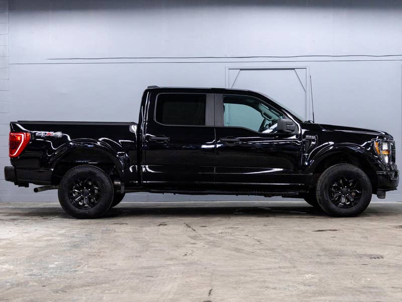 Vehicle photo 3