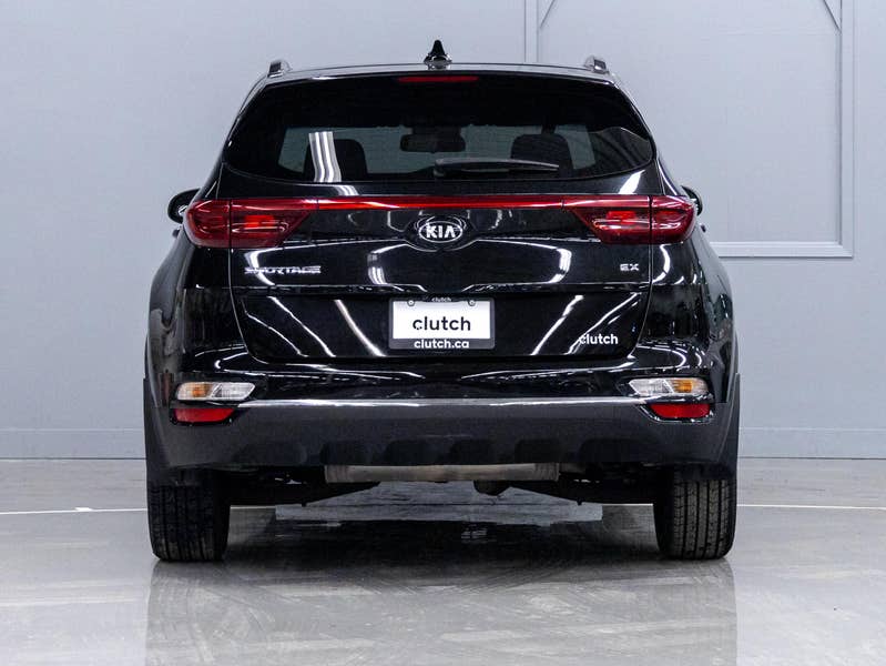 Vehicle photo 4