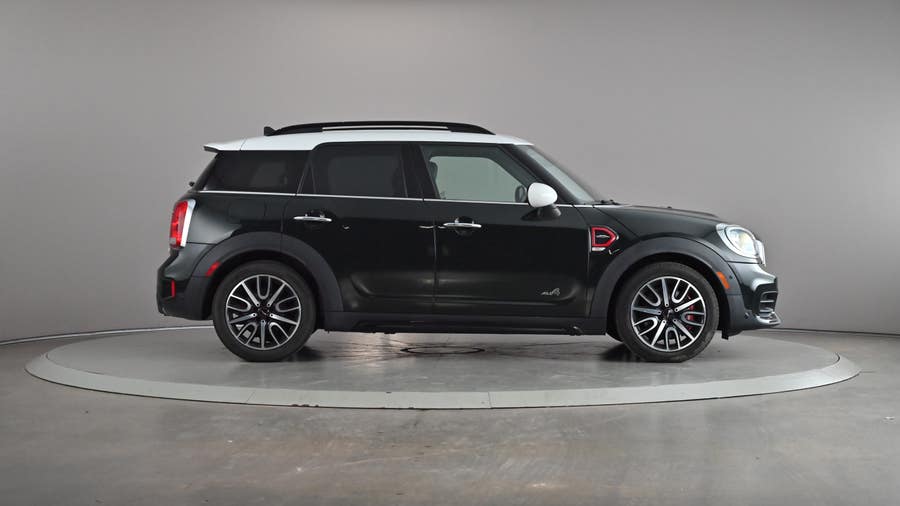 Vehicle photo 4