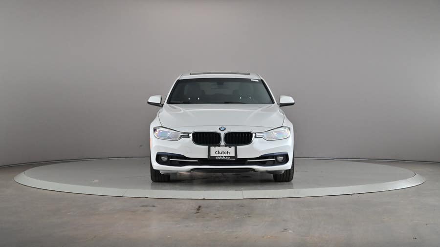 Vehicle photo 3