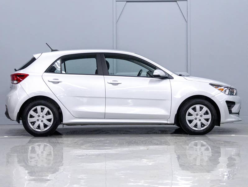 Vehicle photo 3