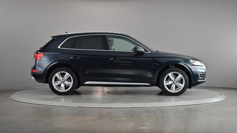 Vehicle photo 4