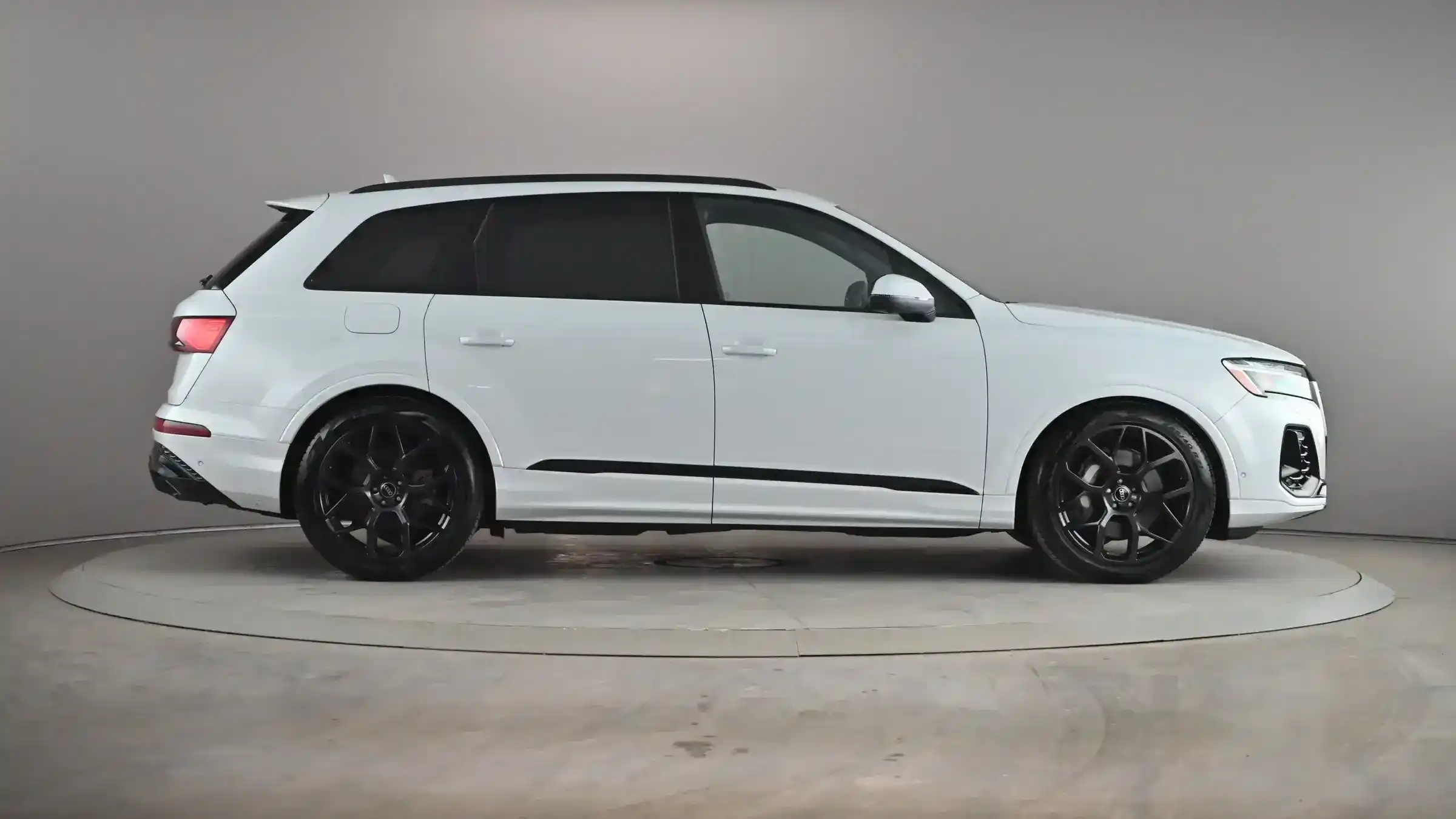 2025 Audi Q7 — side profile