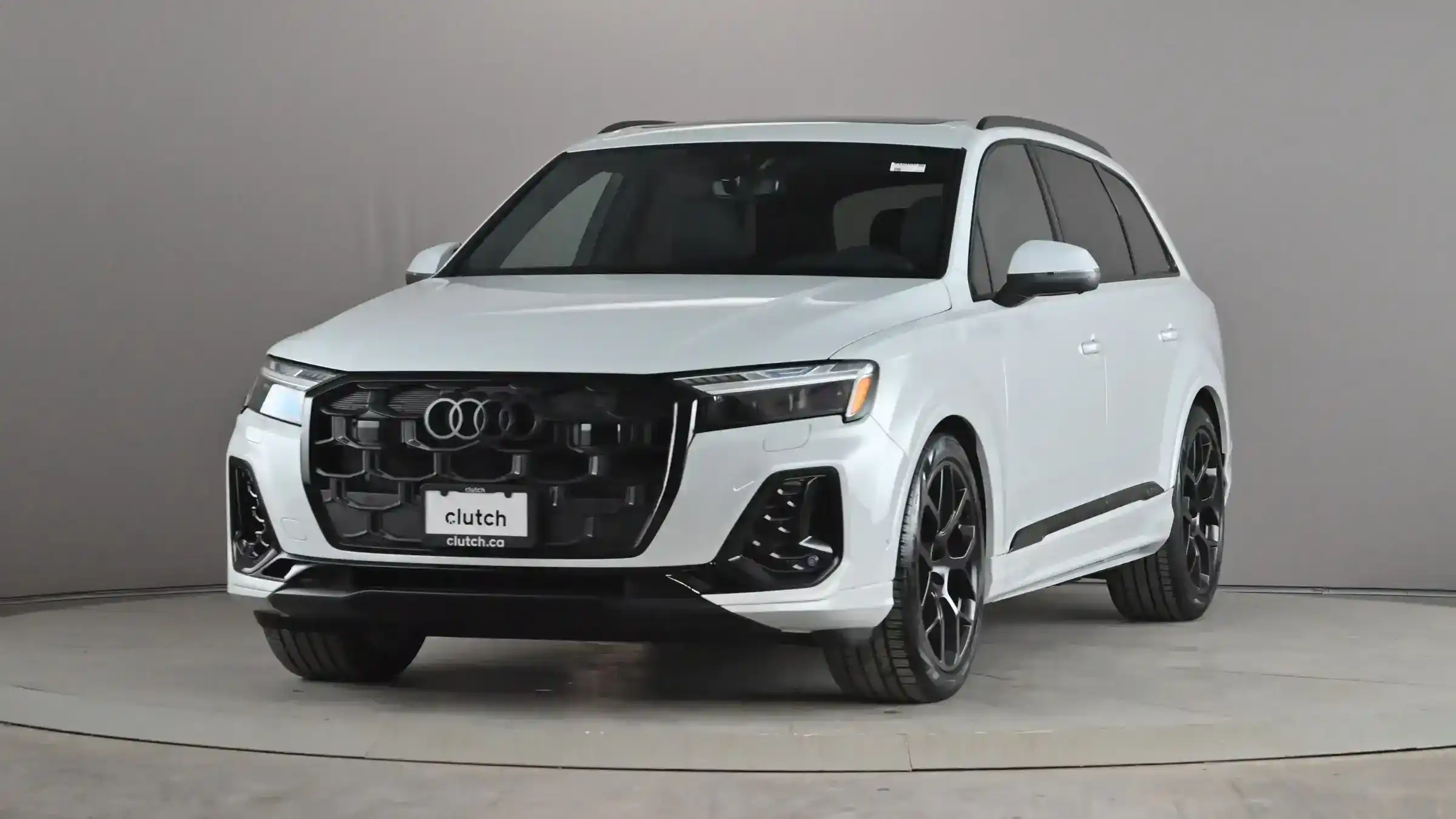 2025 Audi Q7 — front three-quarter view