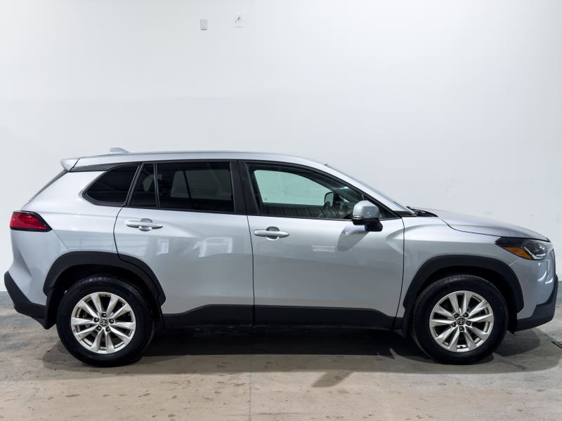 Vehicle photo 3