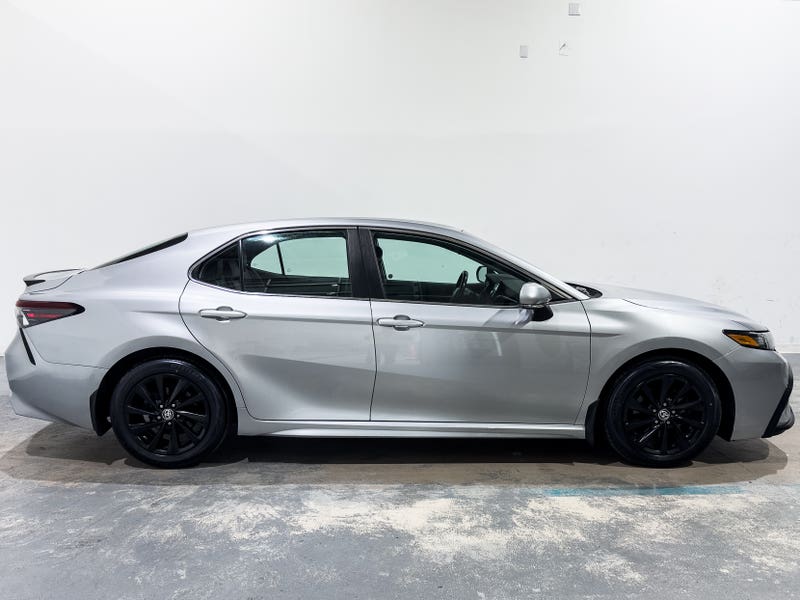 Vehicle photo 3