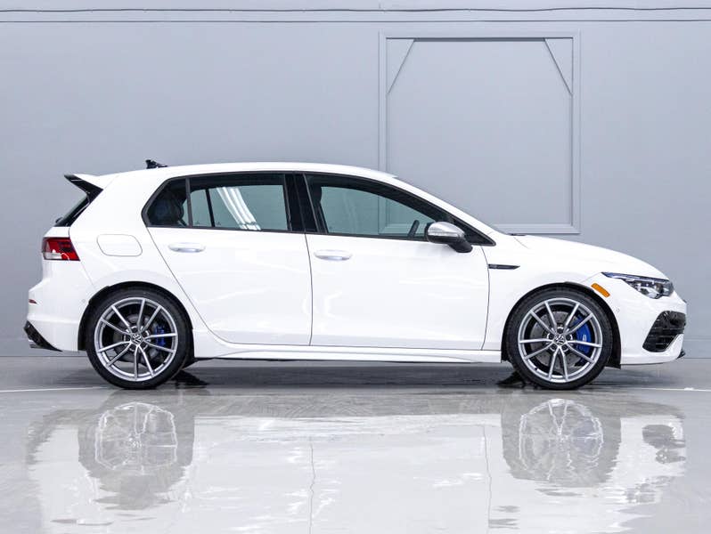 Vehicle photo 3