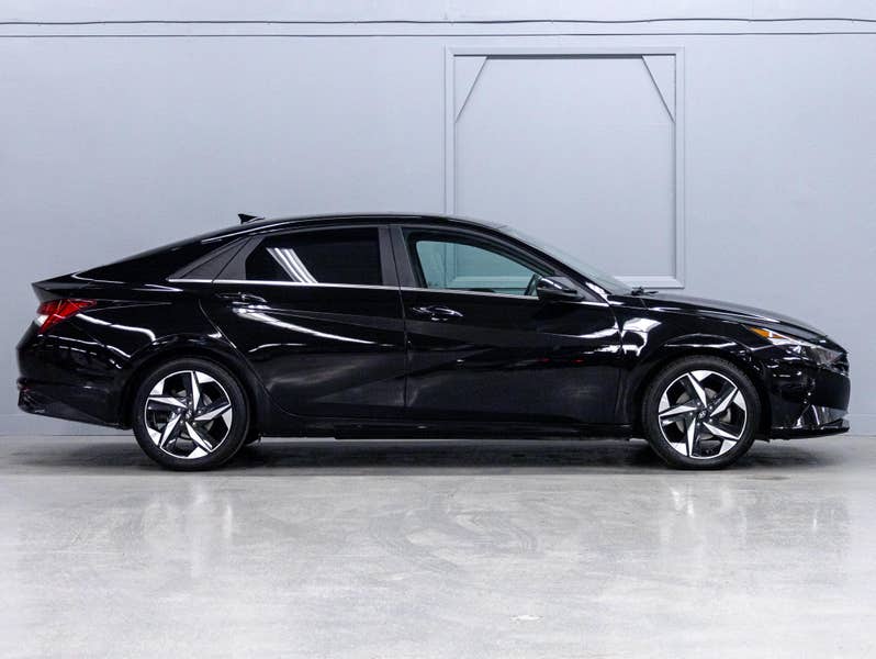 Vehicle photo 3