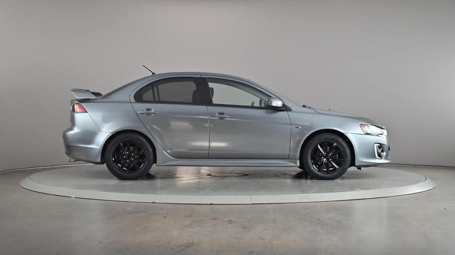 Vehicle photo 4