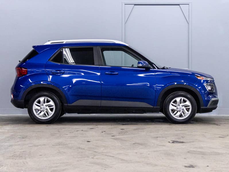 Vehicle photo 3