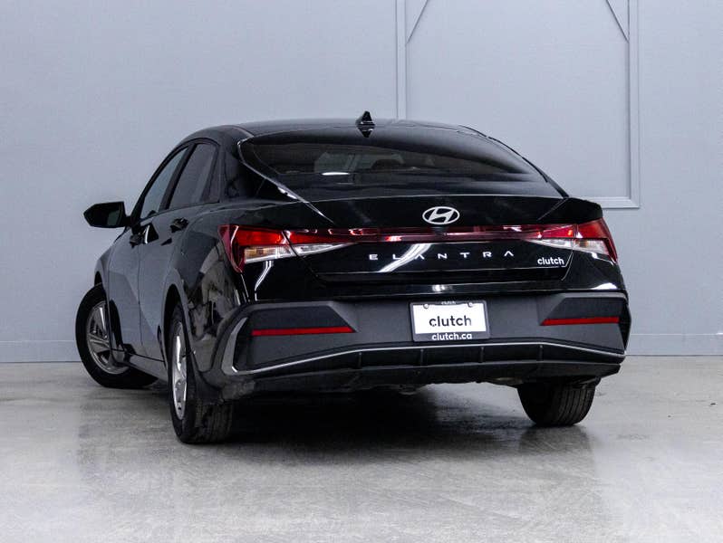 Vehicle photo 4