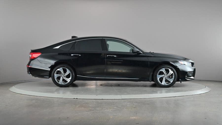 Vehicle photo 4