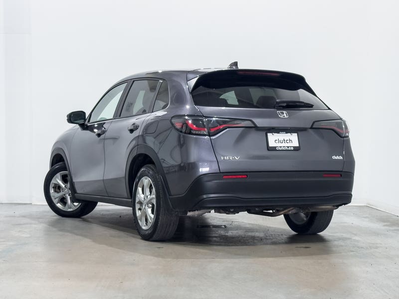 Vehicle photo 3