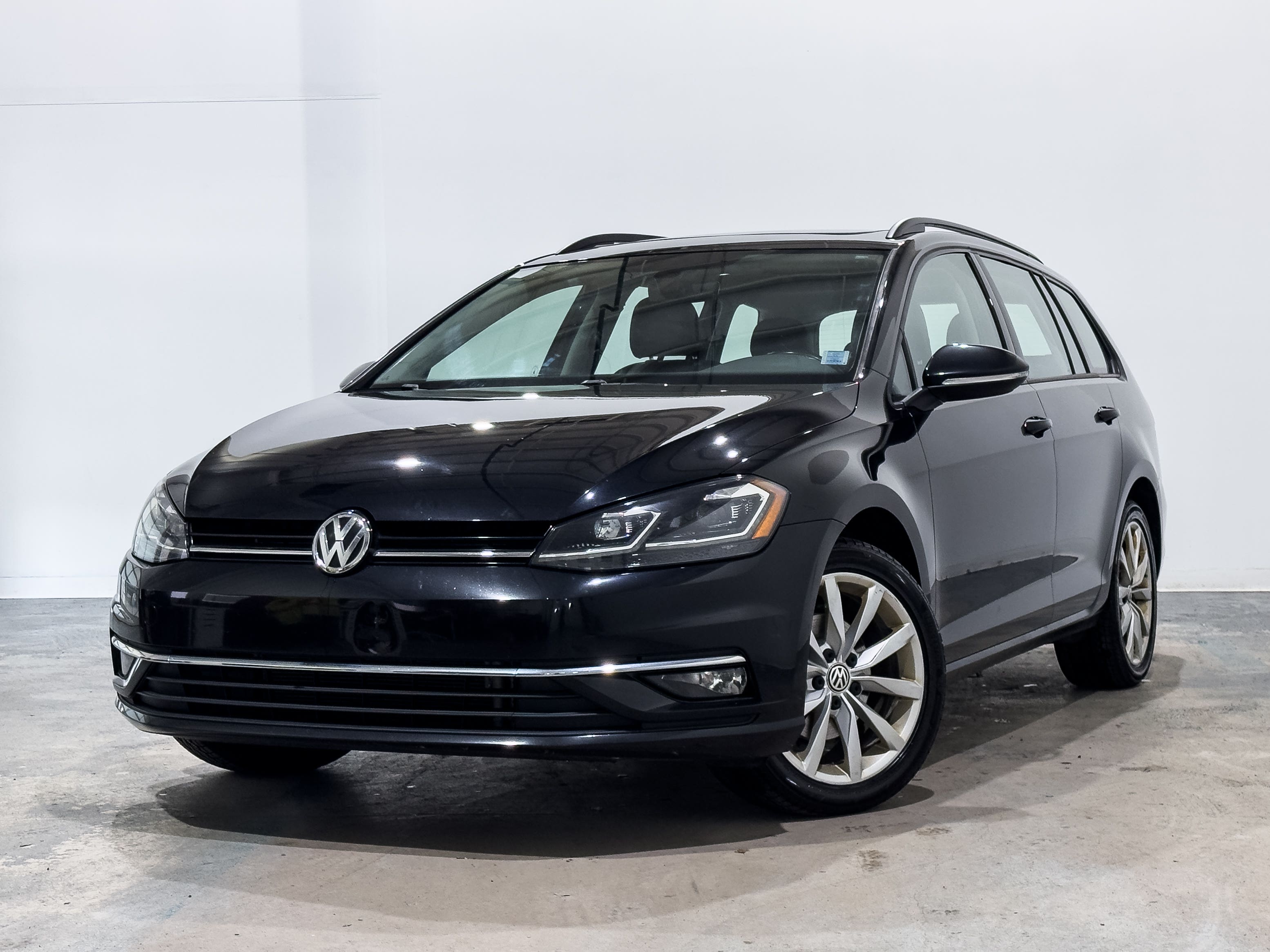 Black 2018 Volkswagen Golf SportWagen Wagon  Automatic