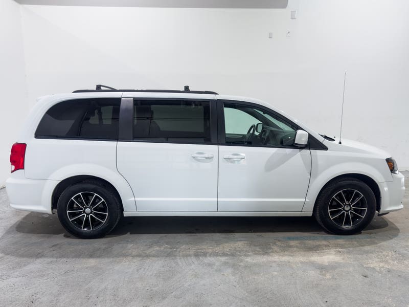 Vehicle photo 3