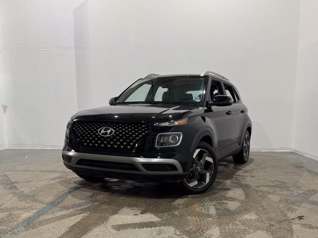 Hyundai Venue Ultimate w/Black Interior