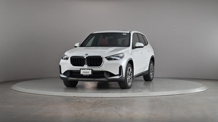 Vehicle photo 2