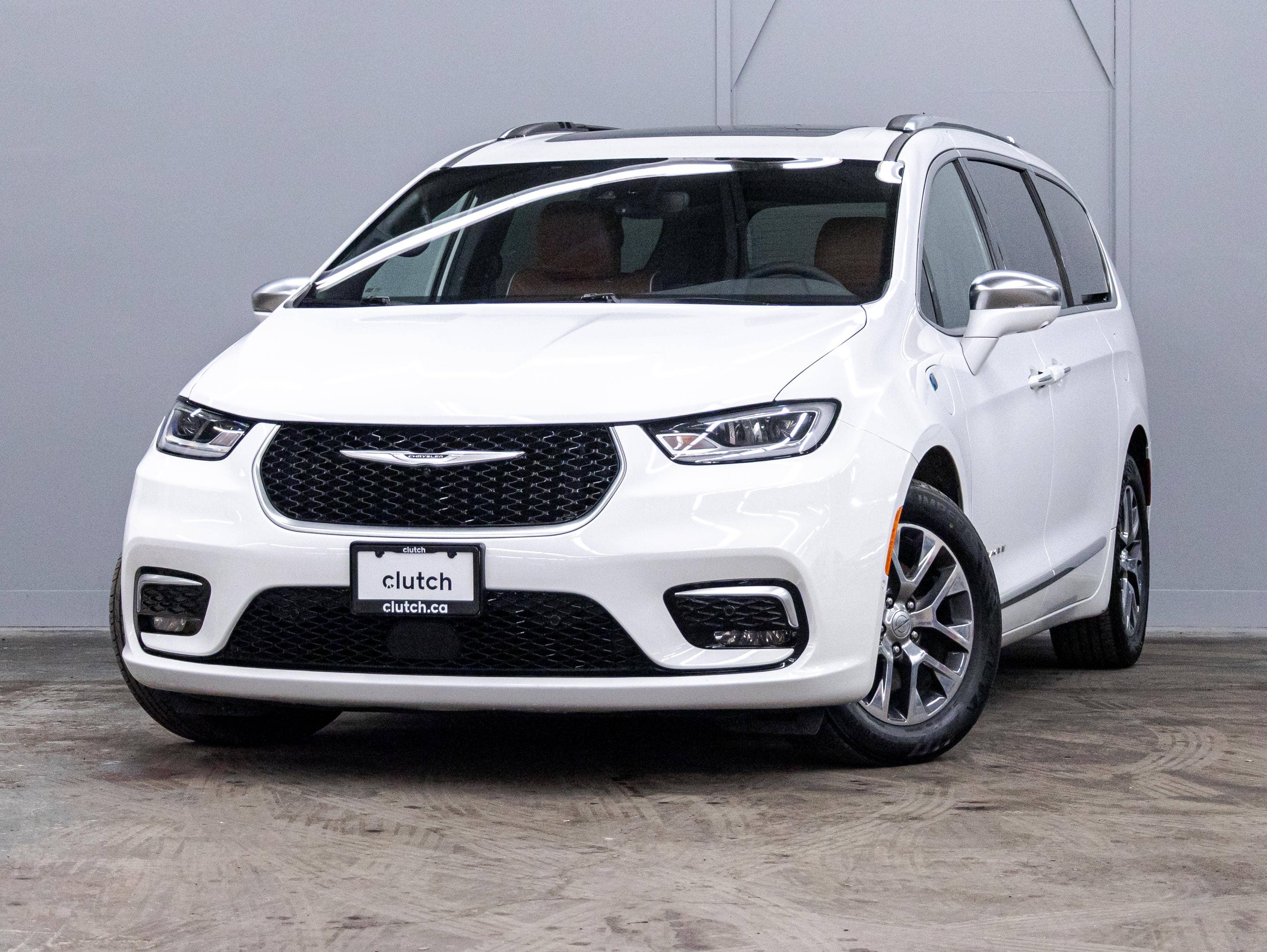  2024 Chrysler Pacifica Hybrid Pinnacle FWD   
