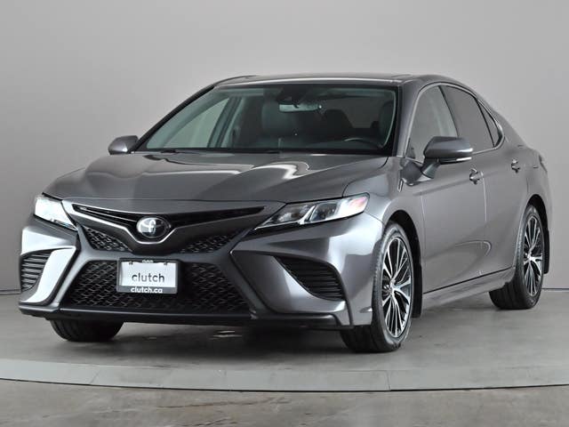 Toyota Camry SE w/ Upgrade Pkg.