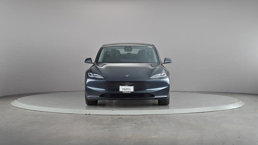 Vehicle photo 3